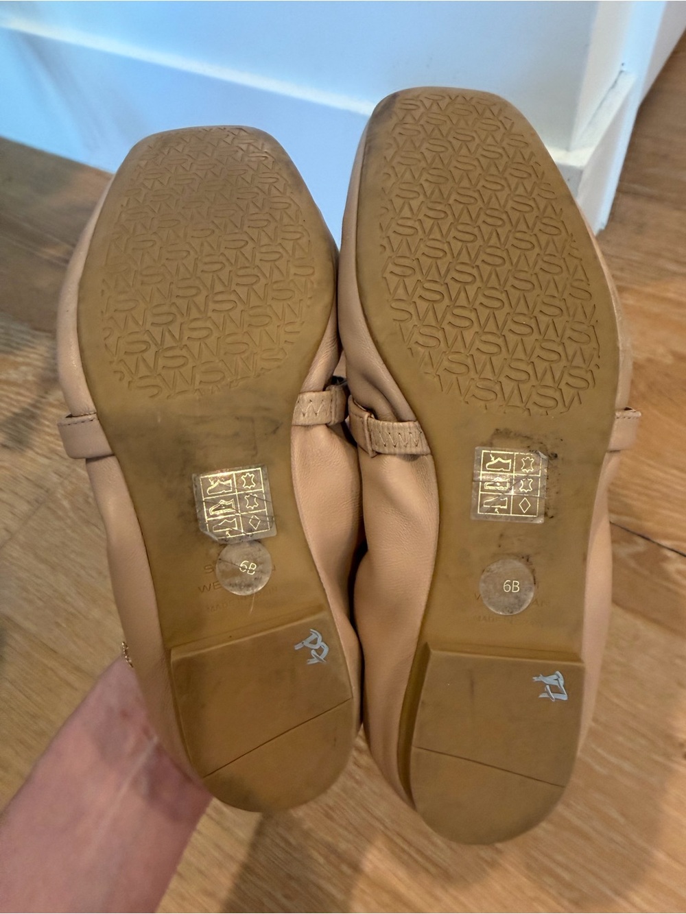 Stuart Weitzman • Goldie Nude Heels - Picture 12 of 13